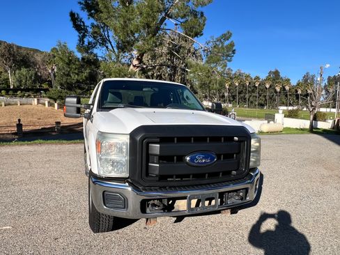 Used 2015 Ford F250 XL w/ Power Equipment Group image 9