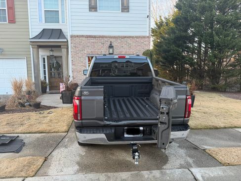 Used 2025 Ford F150 Lariat w/ Equipment Group 501A Mid image 10