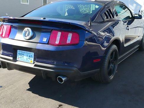 Used 2010 Ford Mustang GT Premium RWD image 2
