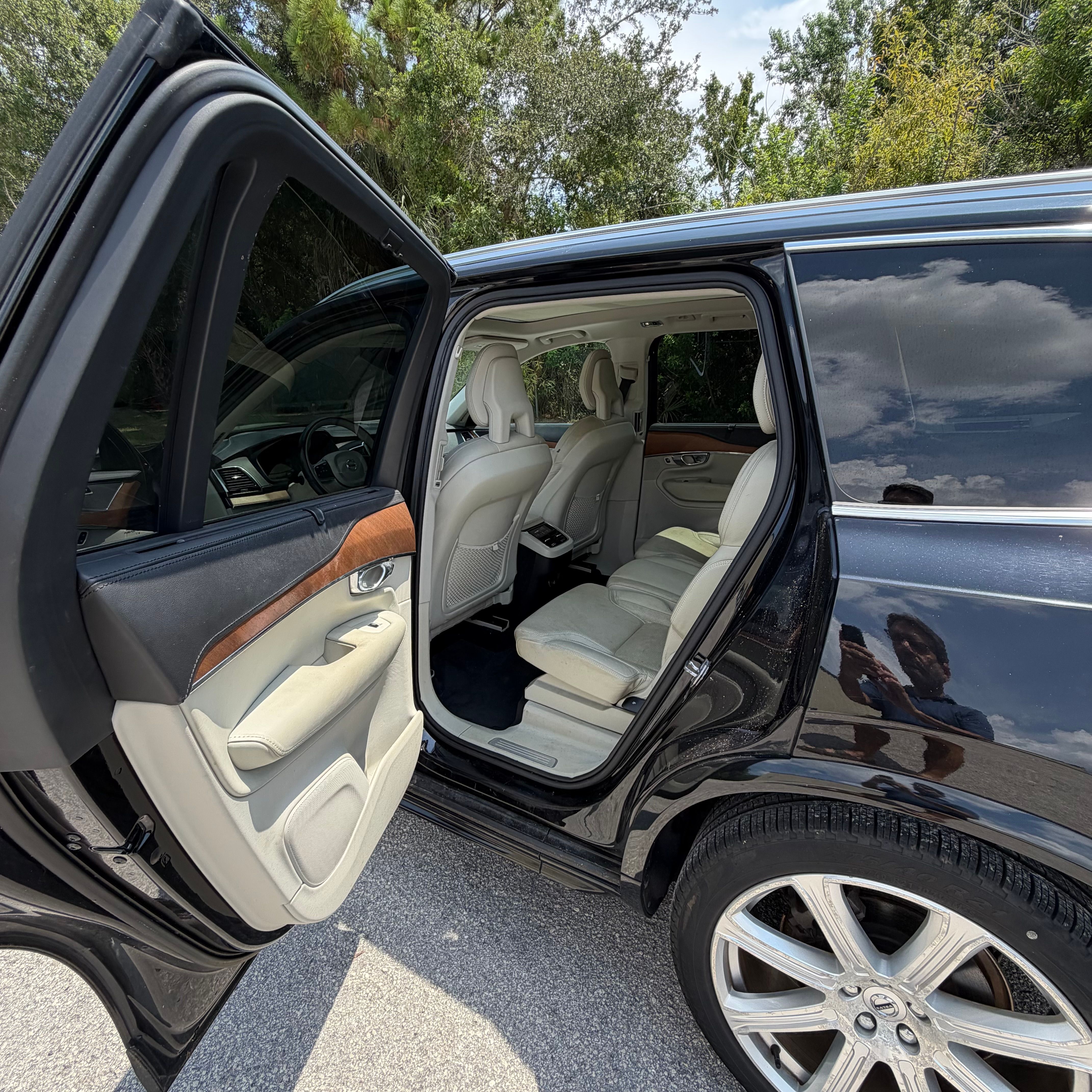 Used 2016 Volvo XC90 T6 Inscription w/ Vision Package AWD/4WD image 25