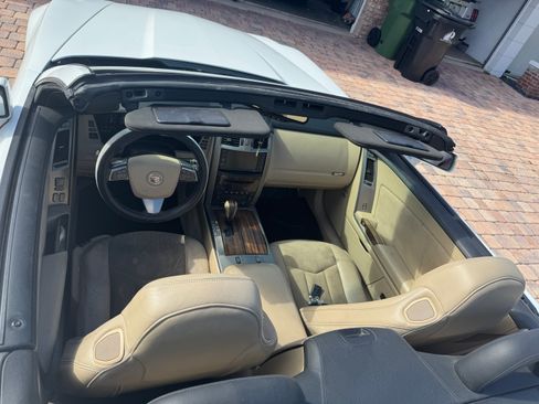 Used 2008 Cadillac XLR V image 13