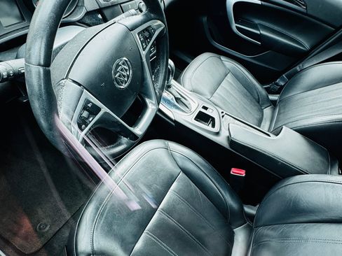 Used 2012 Buick Regal Leather image 9