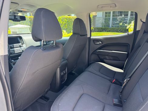 Used 2022 Chevrolet Colorado LT w/ LT Convenience Package AWD/4WD image 5