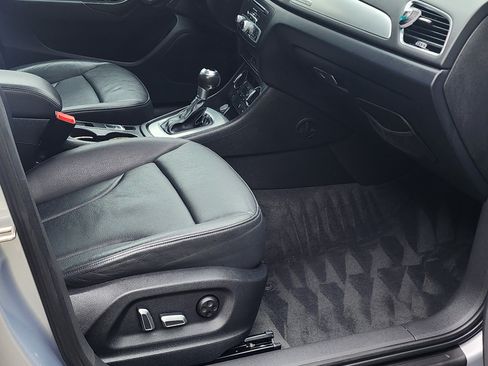 Used 2016 Audi Q3 2.0T Premium Plus w/ Technology Package image 12