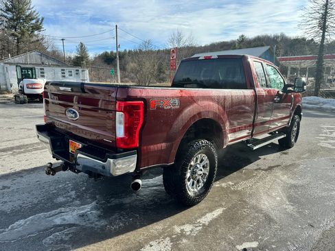 Used 2017 Ford F250 XLT w/ XLT Premium Package image 5