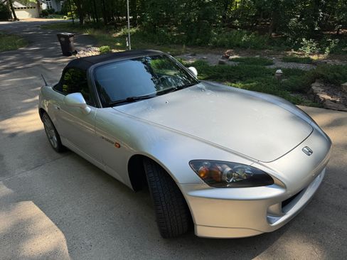 Used 2005 Honda S2000 image 23