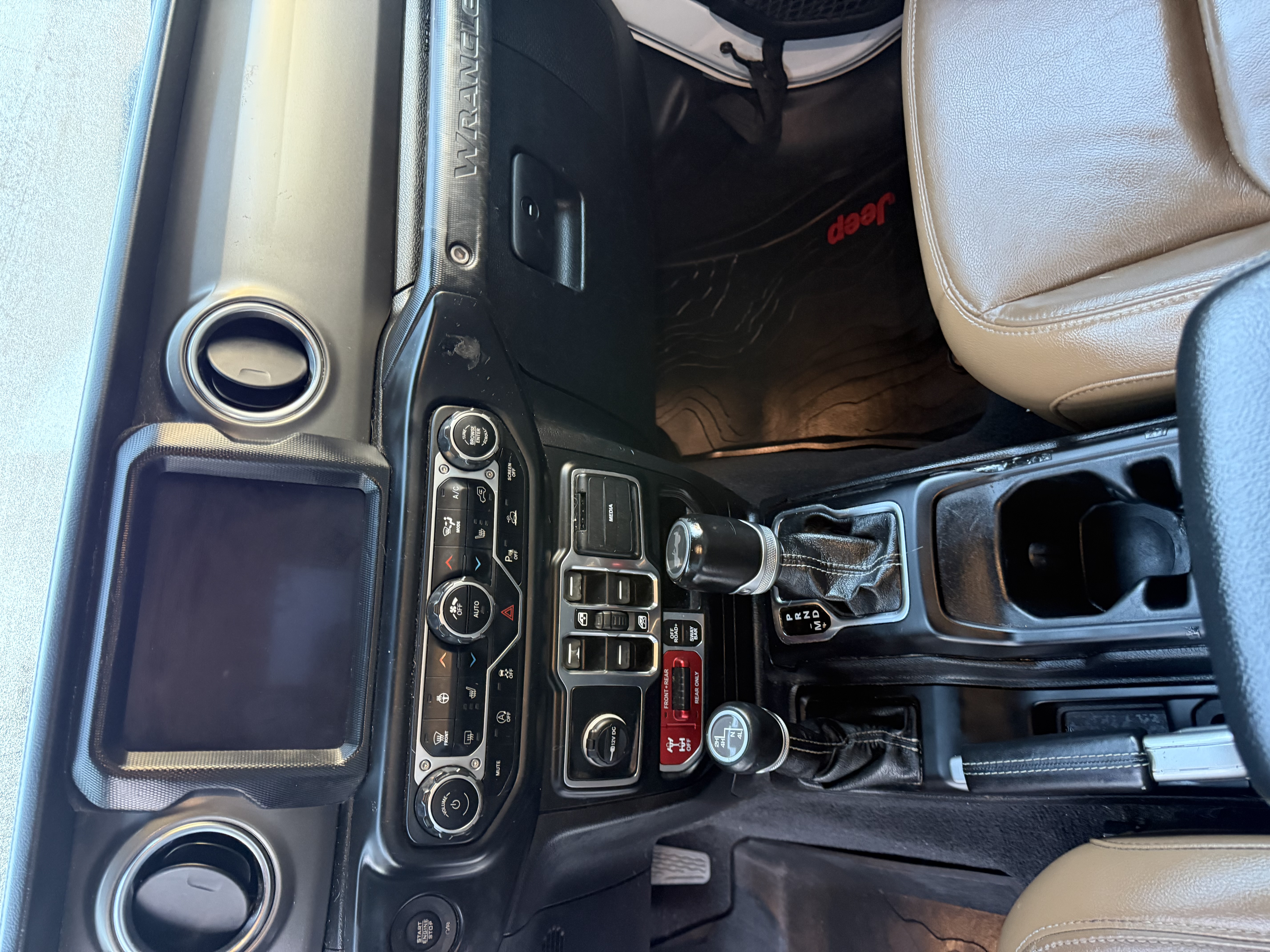 Used 2021 Jeep Wrangler Unlimited Rubicon AWD/4WD image 15