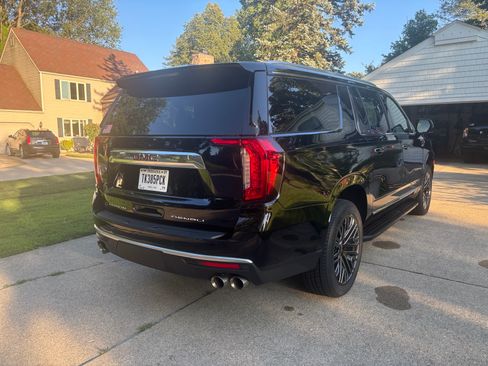 Used 2021 GMC Yukon XL Denali AWD/4WD image 5