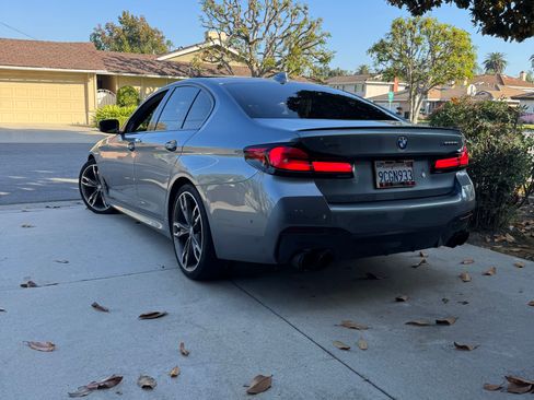 Used 2022 BMW M550i xDrive w/ Executive Package image 2
