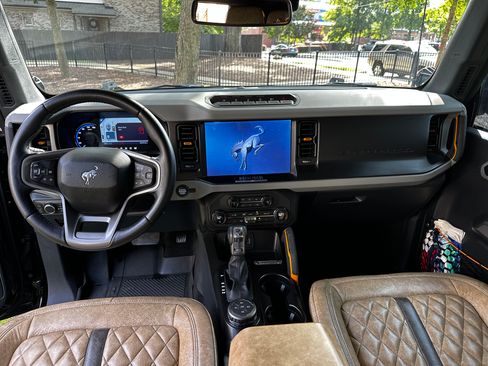 Used 2021 Ford Bronco Badlands image 6