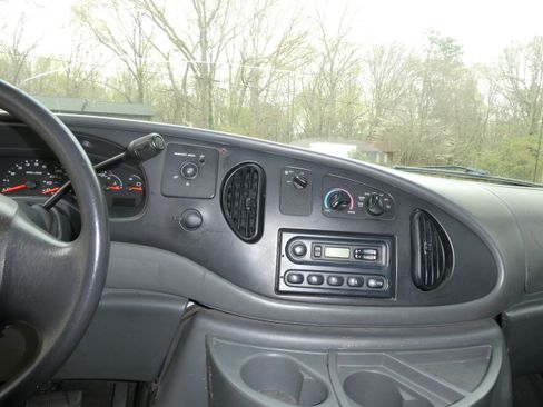 Used 2007 Ford E-450 and Econoline 450 image 13