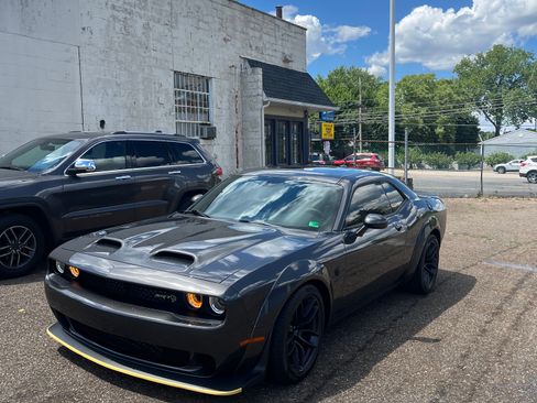 Used 2019 Dodge Challenger SRT Hellcat Redeye RWD image 1