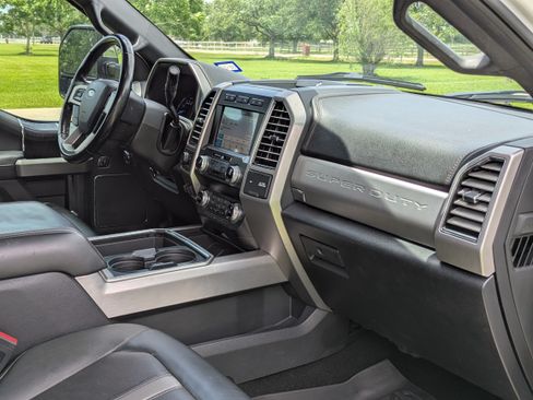 Used 2019 Ford F350 Platinum w/ Platinum Ultimate Package image 20