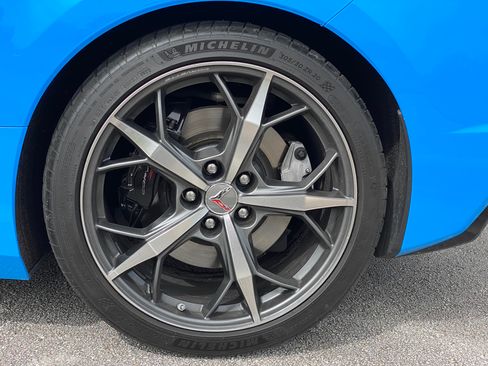 Used 2023 Chevrolet Corvette Stingray Premium Conv w/ Z51 Performance Package image 29