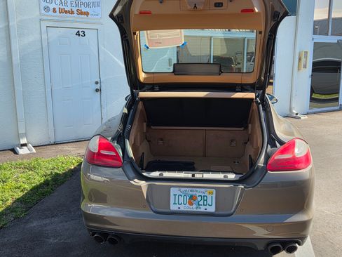 Used 2011 Porsche Panamera S image 10