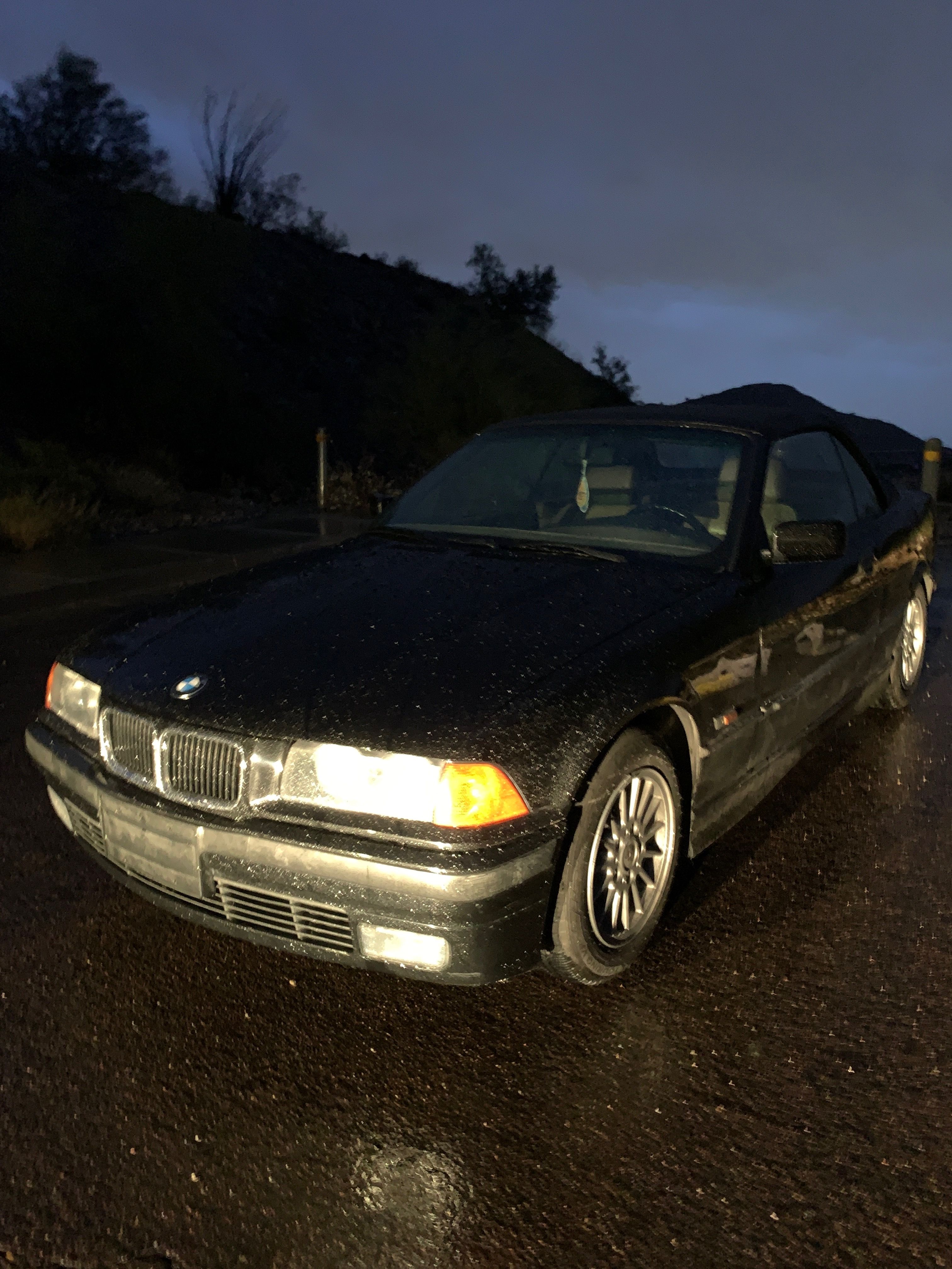 Used 1996 BMW 318i Convertible RWD image 11