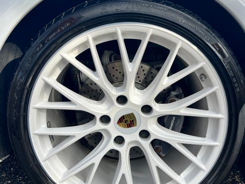 Used 2017 Porsche 911 Carrera image 8