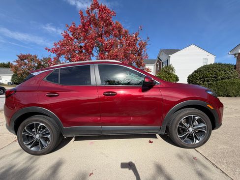 Used 2023 Buick Encore GX Select image 1