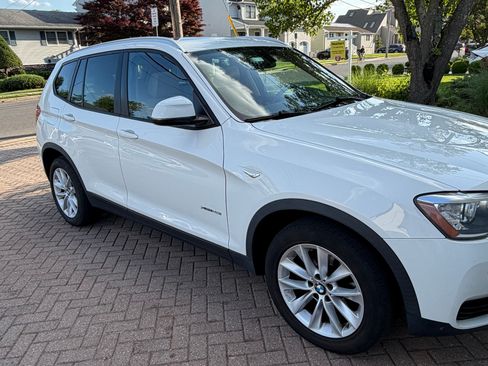 Used 2017 BMW X3 xDrive28i AWD/4WD image 2