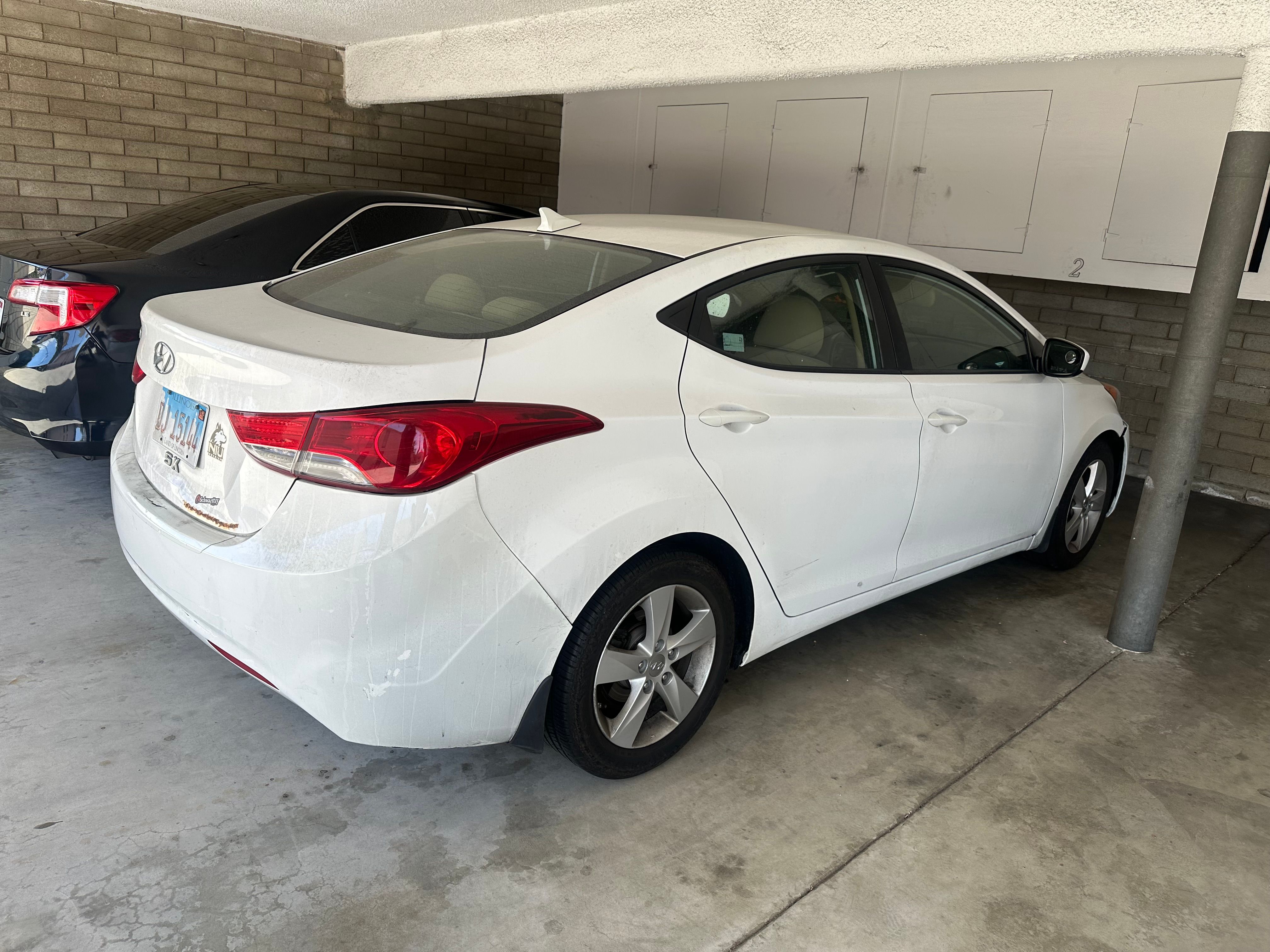 Used 2013 Hyundai Elantra GLS w/ Preferred Pkg FWD image 2