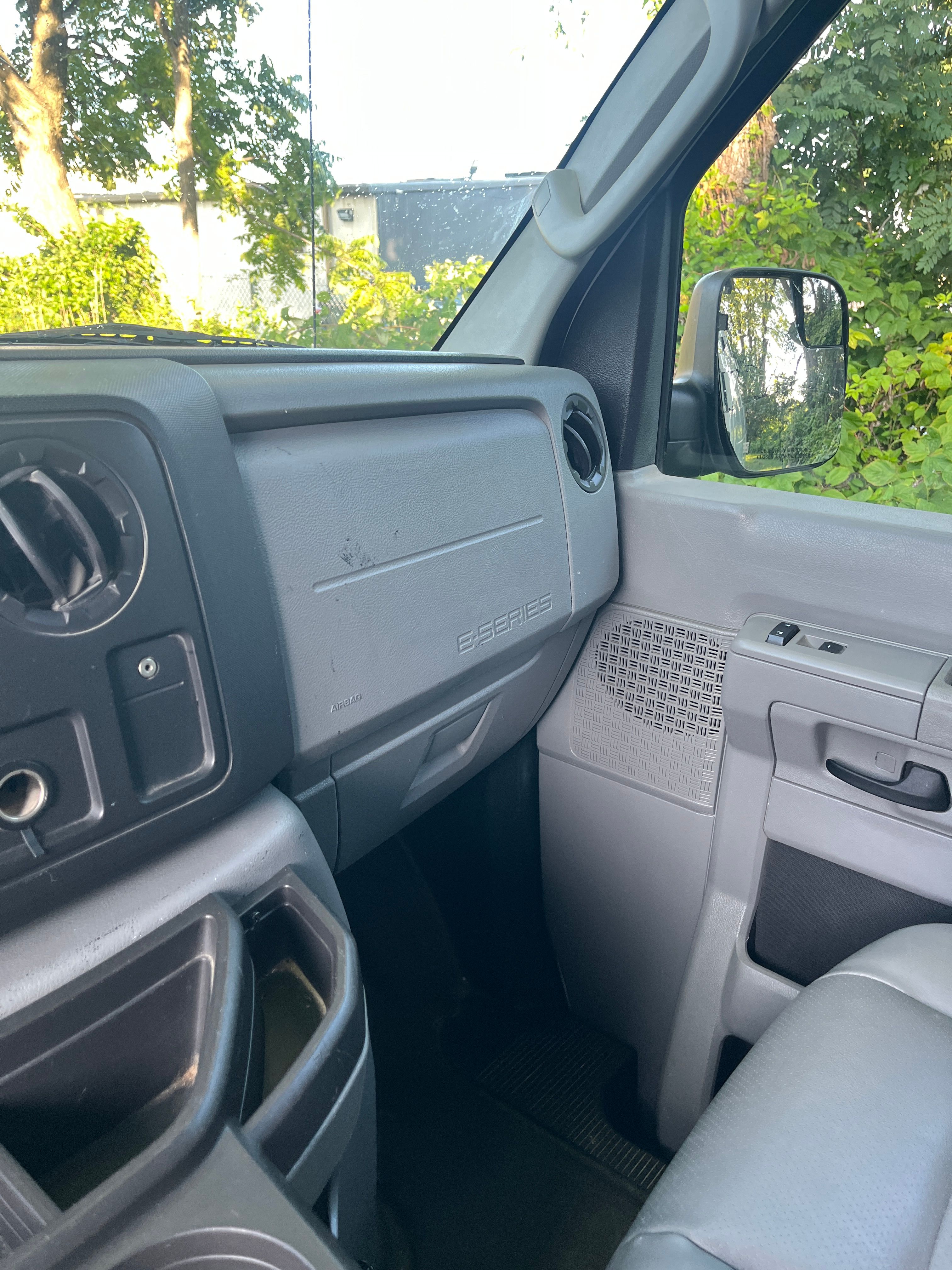 Used 2014 Ford E-150 and Econoline 150 w/ Power Group RWD image 10