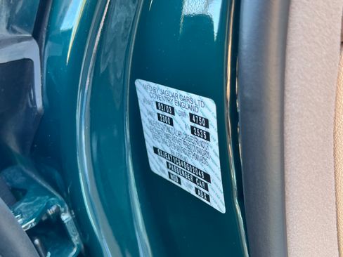 Used 2004 Jaguar XJ8 image 20