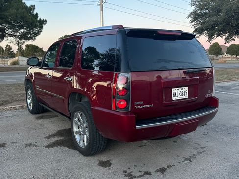 Used 2009 GMC Yukon Denali image 8