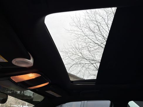 Used 2019 Dodge Charger SXT w/ Leather Interior Group image 13