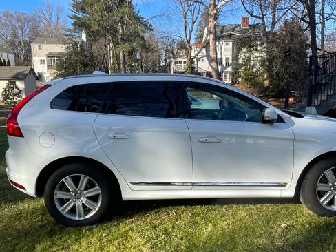 Used 2016 Volvo XC60 T6 image 5