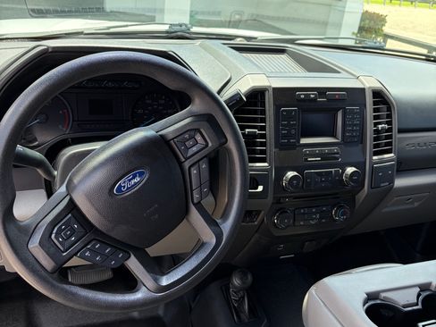 Used 2017 Ford F250 XL w/ STX Appearance Package AWD/4WD image 10