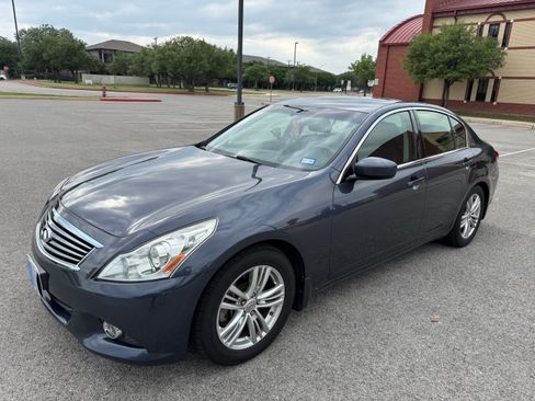 Used 2013 INFINITI G37 Journey w/ Premium Pkg image 4
