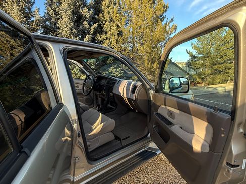 Used 2002 Toyota 4Runner SR5 image 12