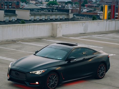 Used 2017 INFINITI Q60 Red Sport 400 image 2