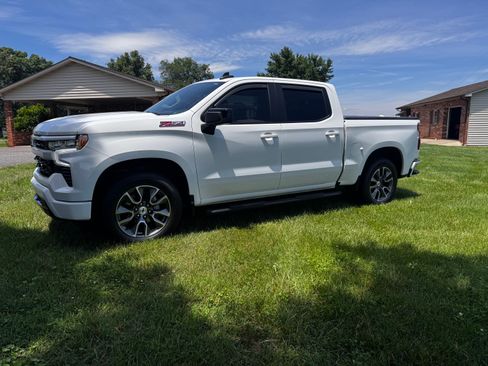 Used 2023 Chevrolet Silverado 1500 RST AWD/4WD image 5
