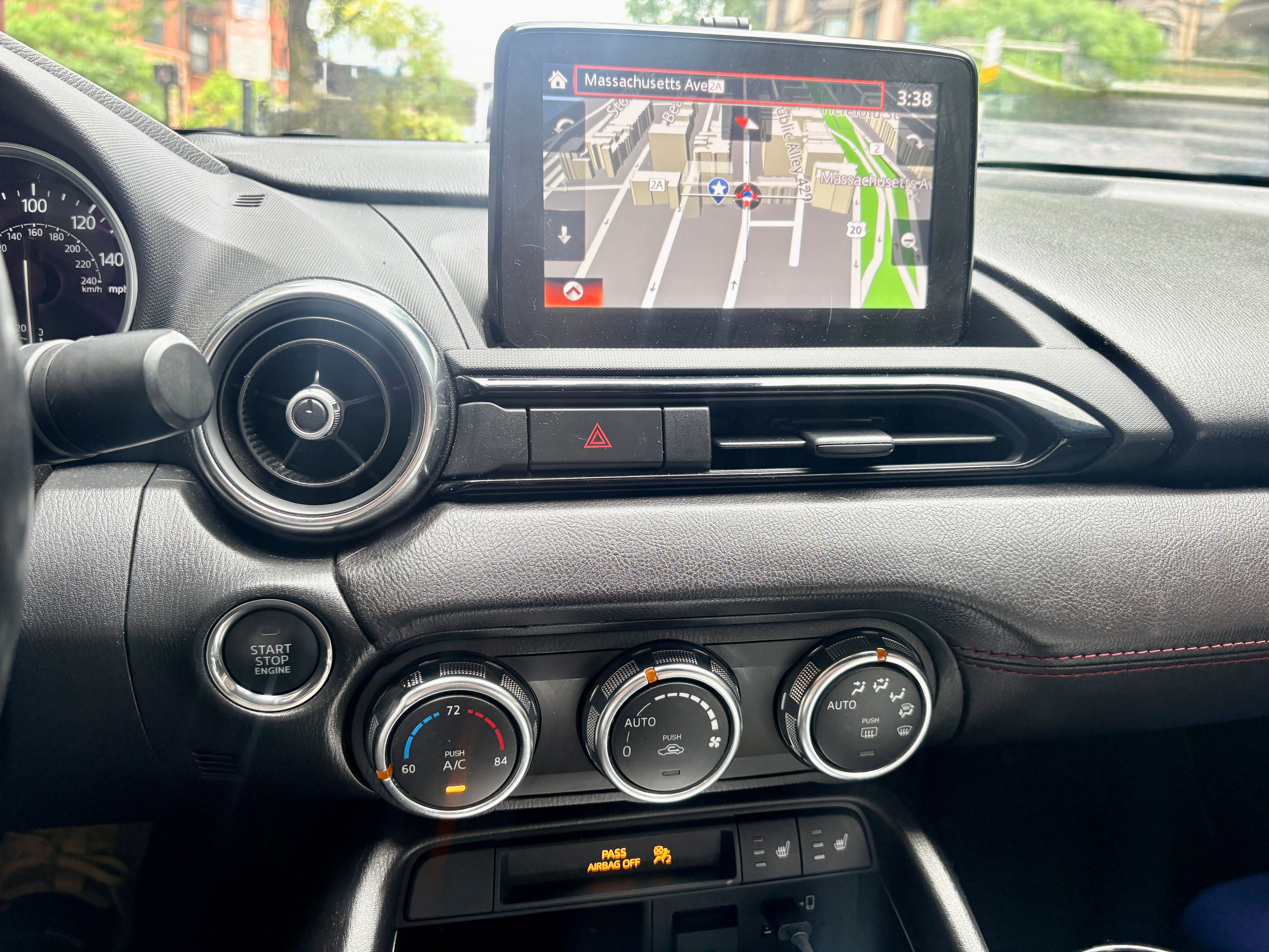 Used 2018 MAZDA MX-5 Miata Grand Touring RWD image 17