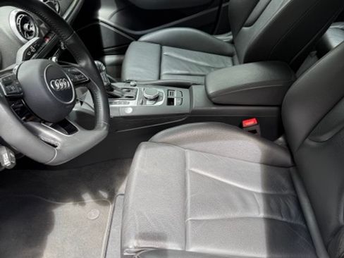 Used 2018 Audi A3 e-tron Premium Plus w/ Technology Package FWD image 5