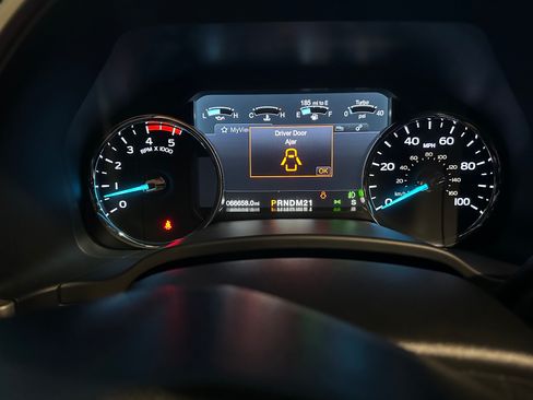 Used 2019 Ford F250 Lariat w/ Lariat Ultimate Package AWD/4WD image 2