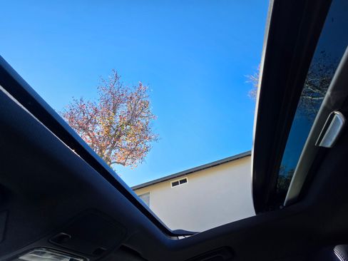 Used 2017 Audi A3 e-tron Premium image 15