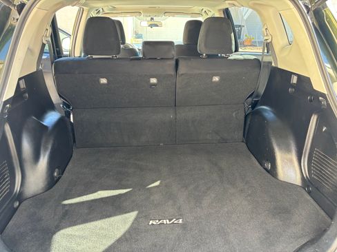 Used 2013 Toyota RAV4 XLE image 20
