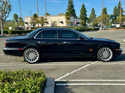 Used 2004 Jaguar XJ8 image 4