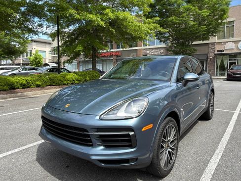Used 2019 Porsche Cayenne AWD/4WD image 2