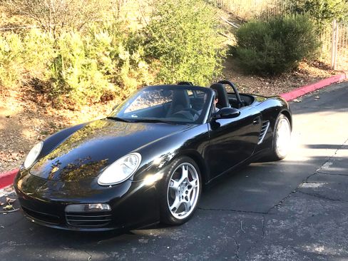 Used 2005 Porsche Boxster S image 9