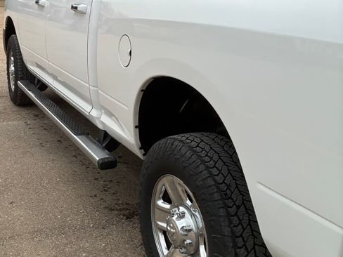 Used 2018 RAM 2500 SLT image 9