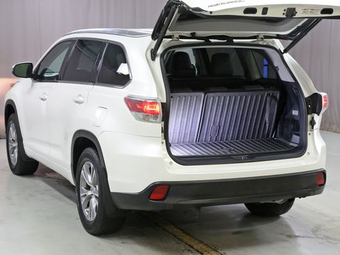 Used 2015 Toyota Highlander XLE image 4