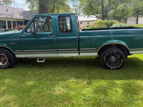 Used 1996 Ford F150 2WD SuperCab image 1