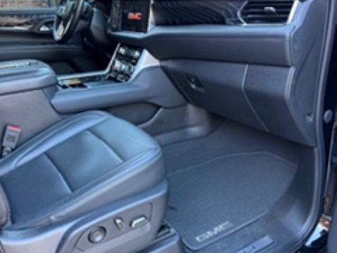 Used 2023 GMC Yukon Denali image 15