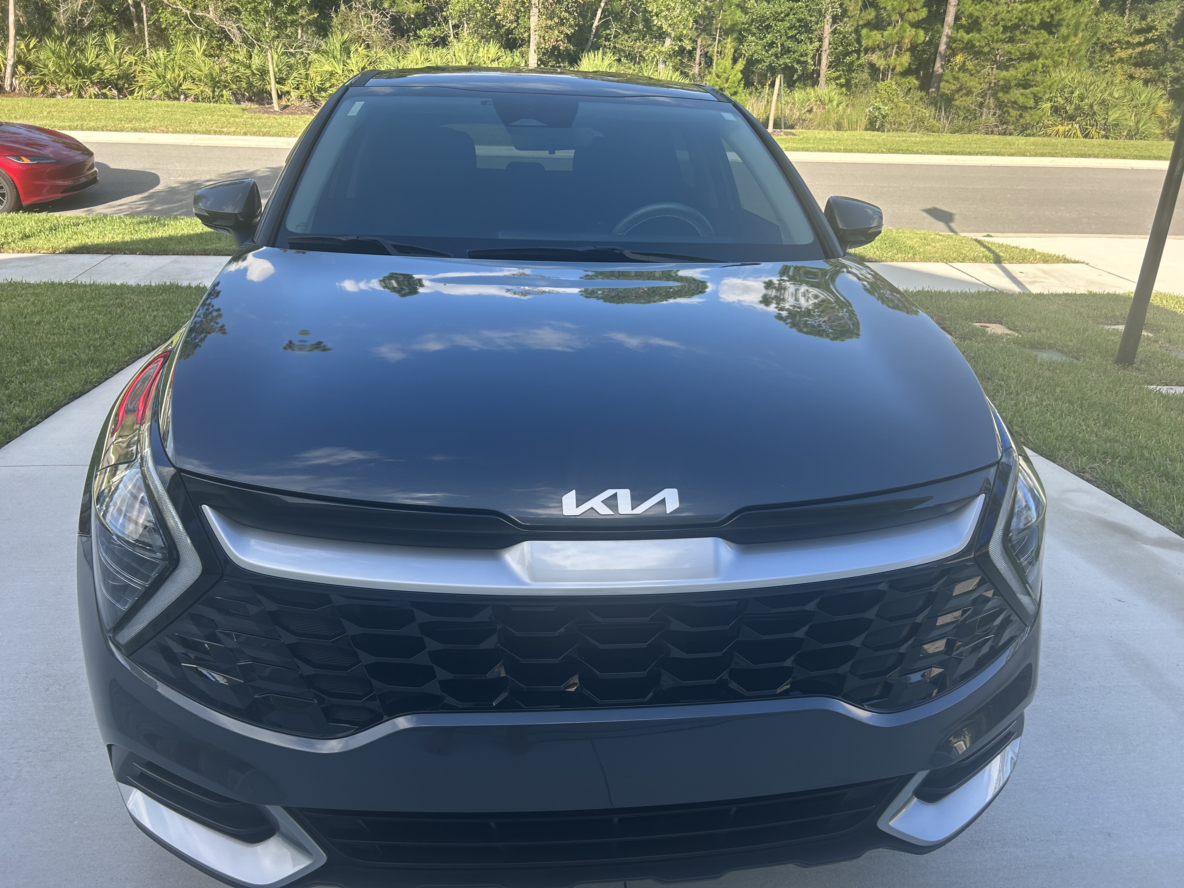 Used 2025 Kia Sportage EX FWD image 2