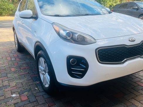 Used 2018 Kia Sportage LX image 12