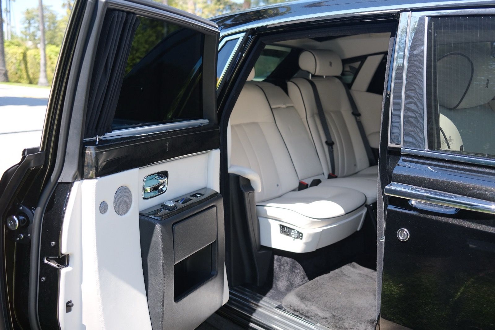 Used 2015 Rolls-Royce Phantom Sedan RWD image 10