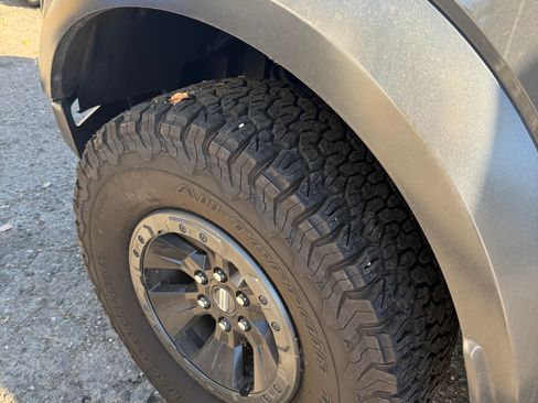 Used 2018 Ford F150 Raptor w/ Equipment Group 802A Luxury image 10